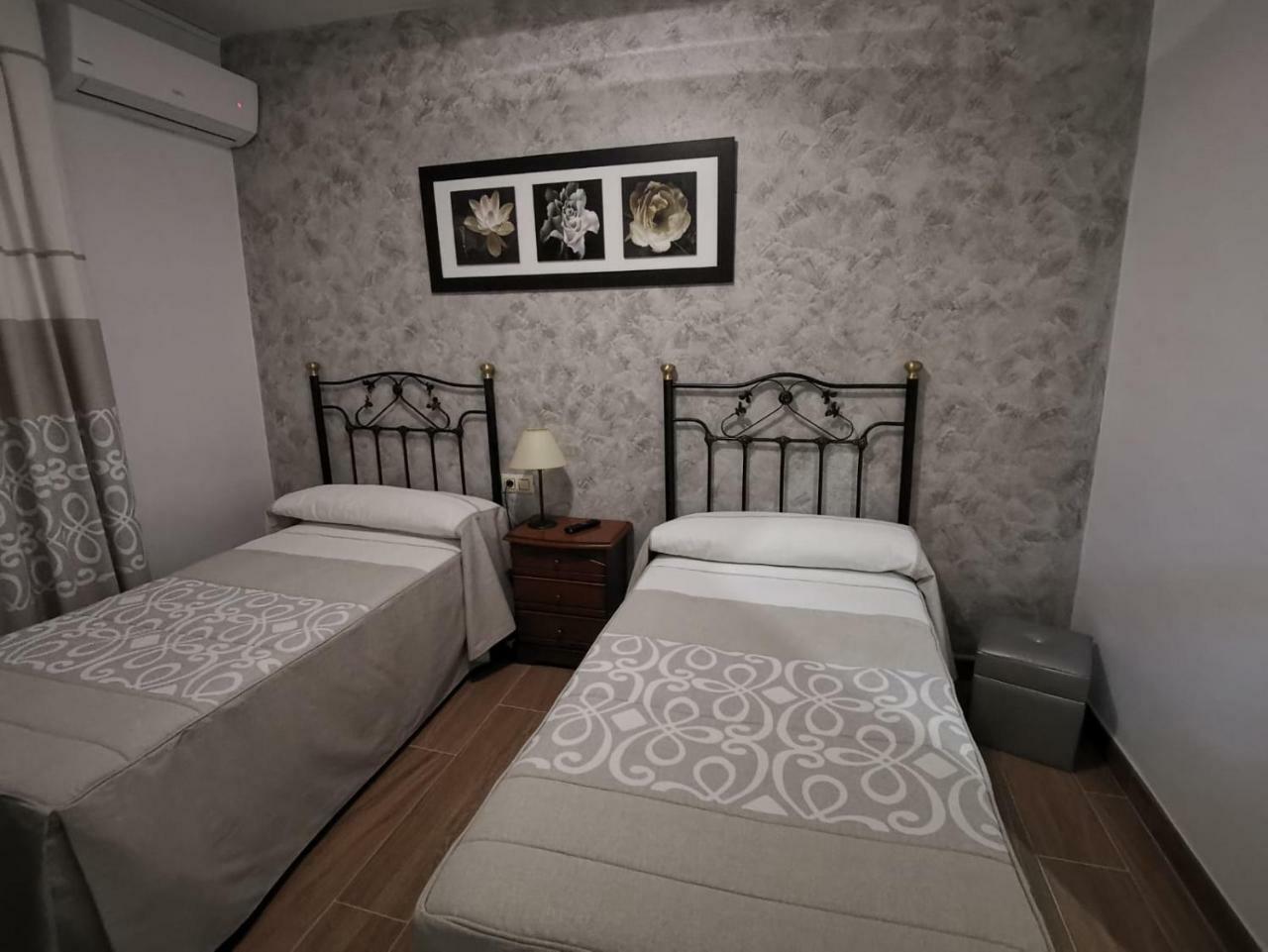 Hostal El Sevillano Rus Buitenkant foto