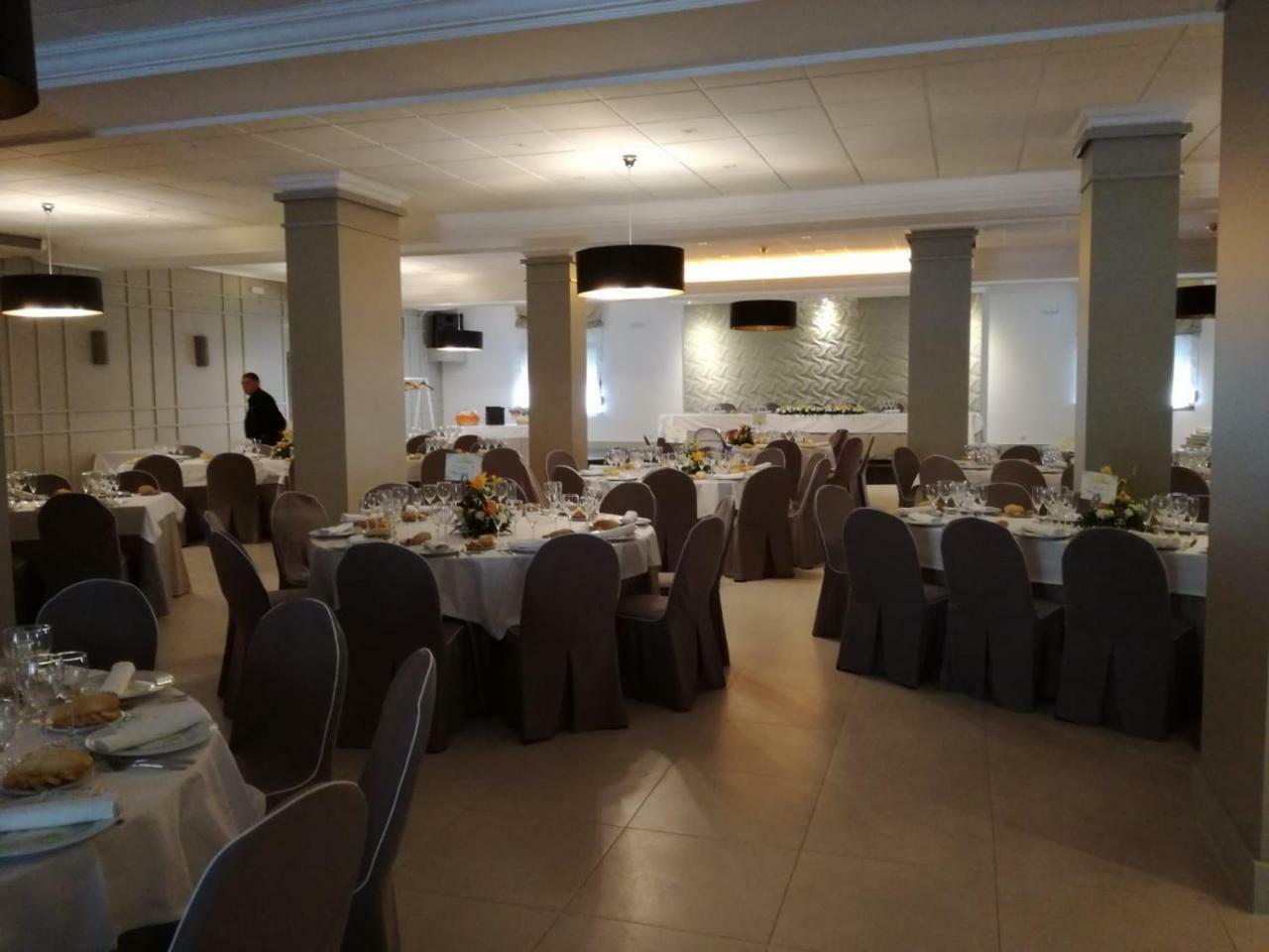Hostal El Sevillano Rus Buitenkant foto