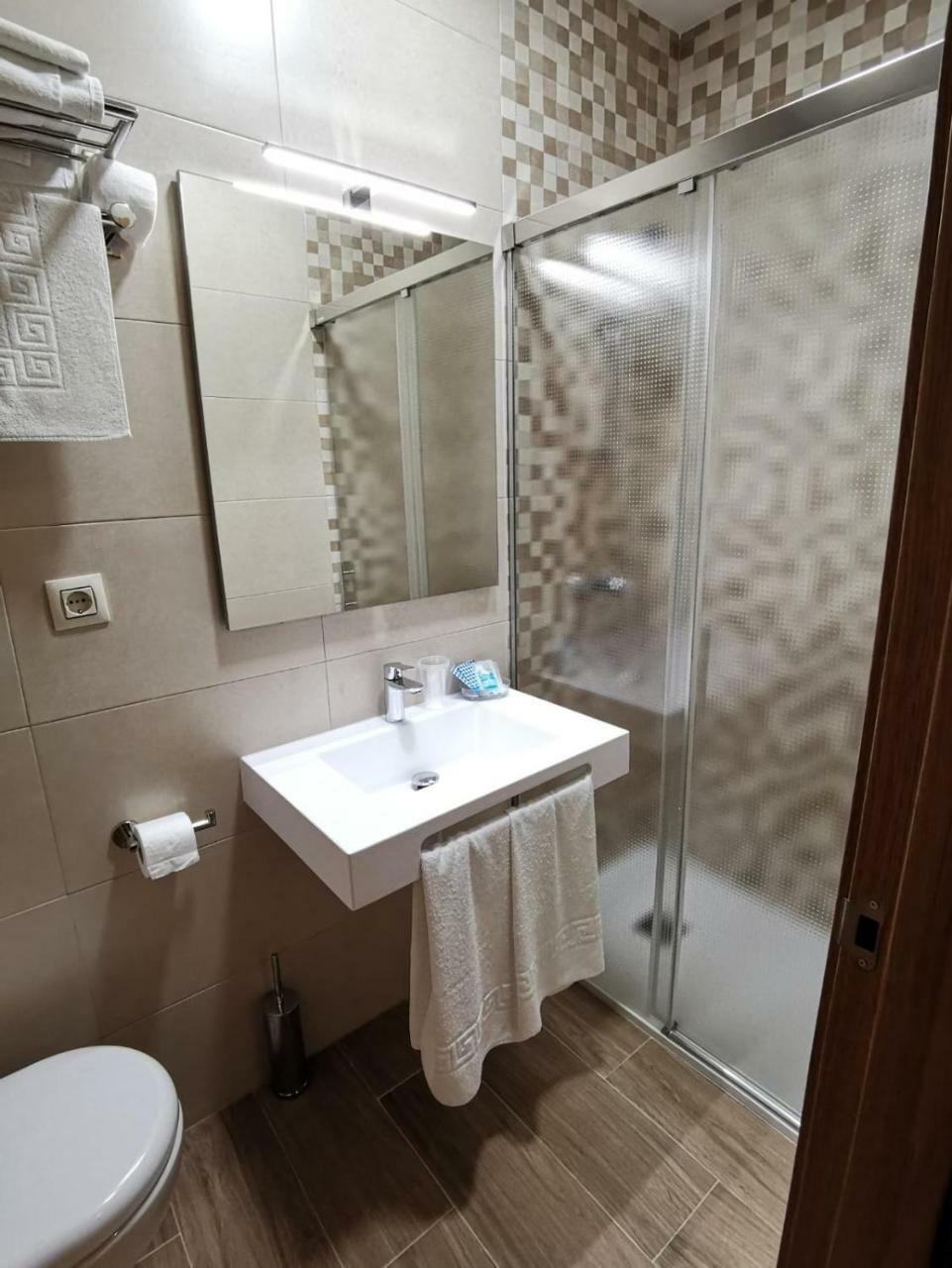Hostal El Sevillano Rus Buitenkant foto